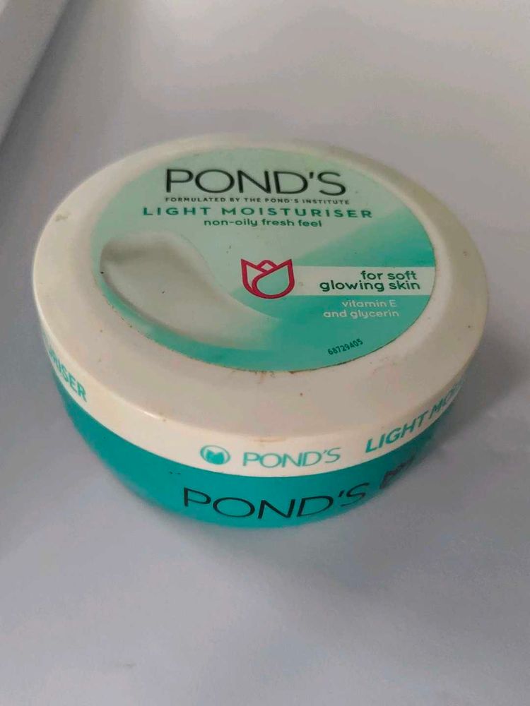 Pond's Light Moisturiser