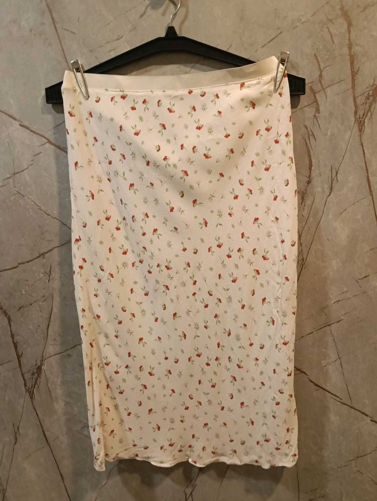 H&amp;M Floral Midi Skirt (sizeM/L)