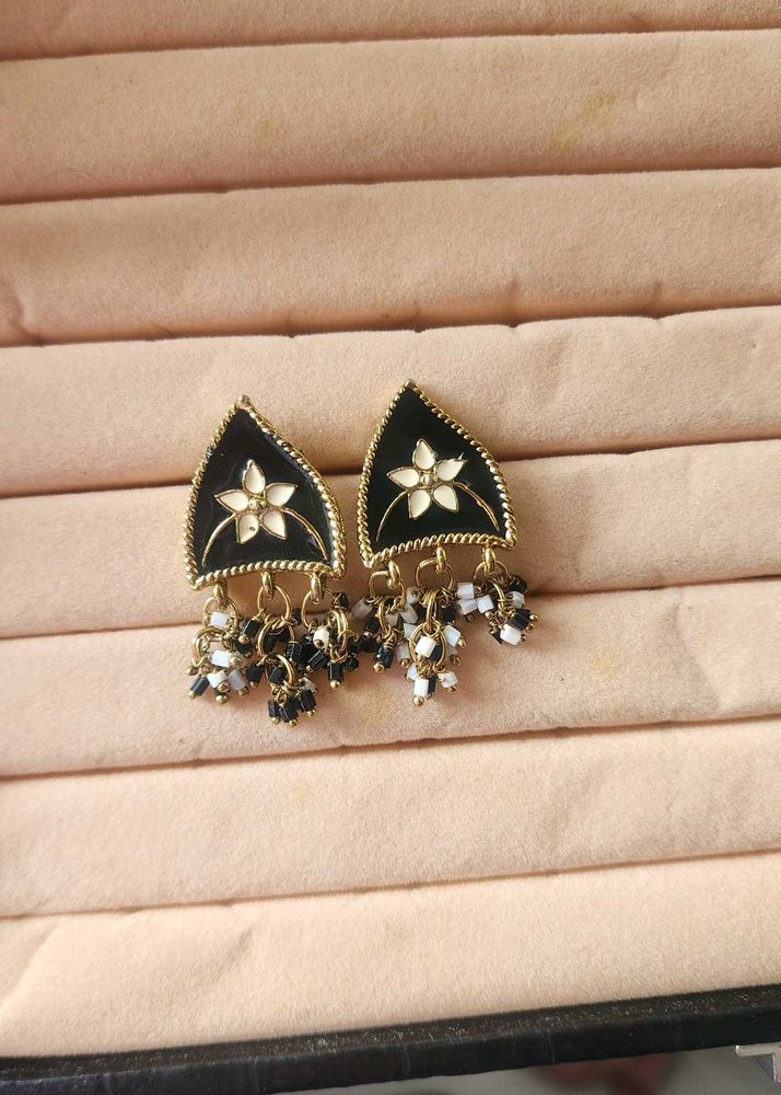 Elegant Black &amp; White Floral Dangle Earrings