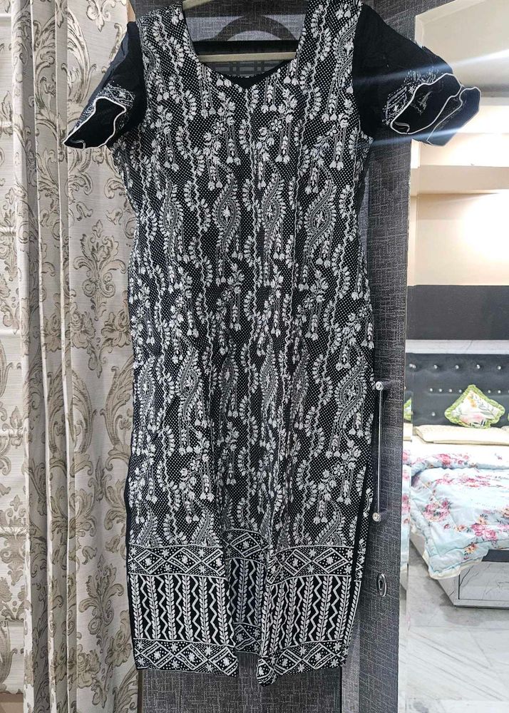 Stylish Black and White Kurta