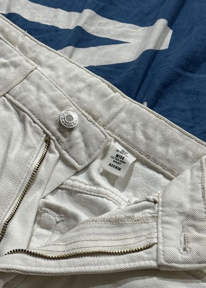 Wide Leg Ultra High Waist Jeans