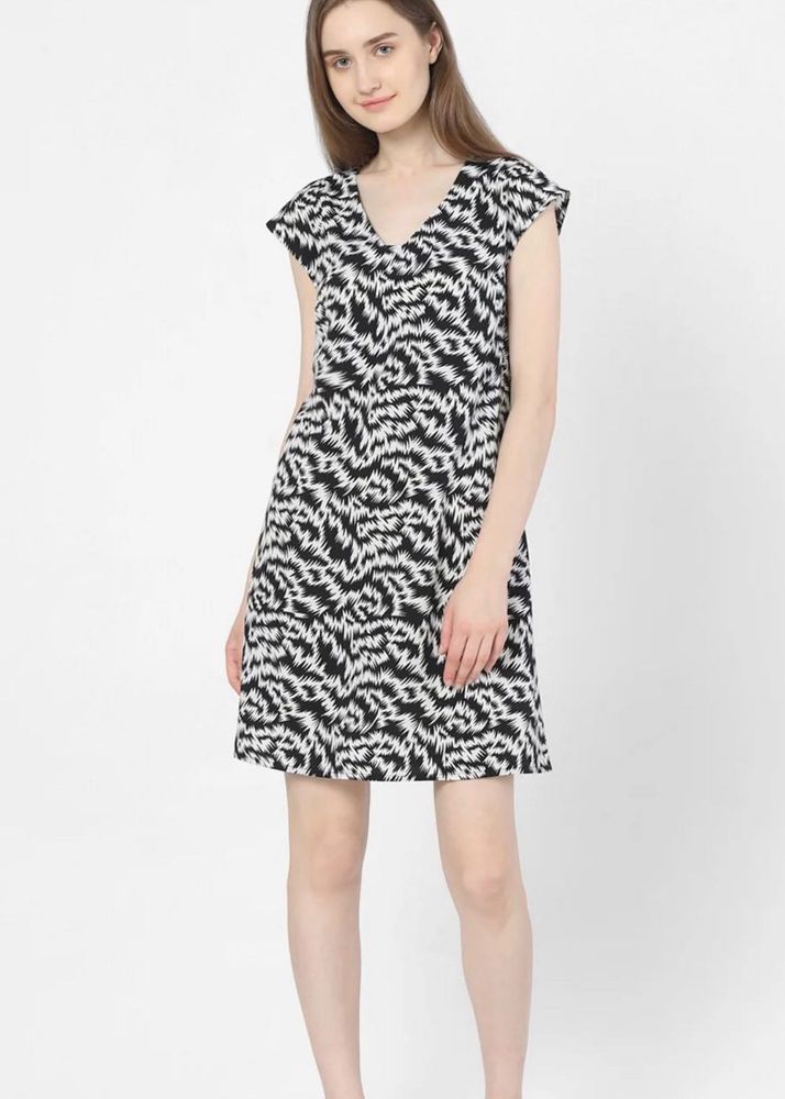Stylish Black &amp; White Print Dress