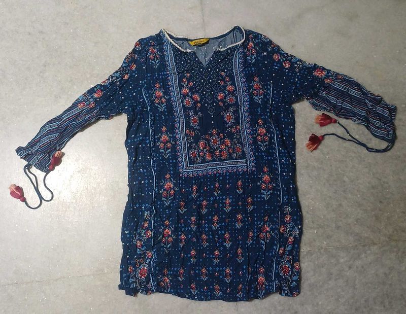 Navy Blue Floral Print Kurta in size M