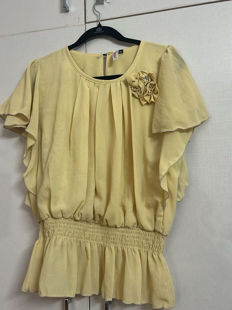 Super comfortable girlish top