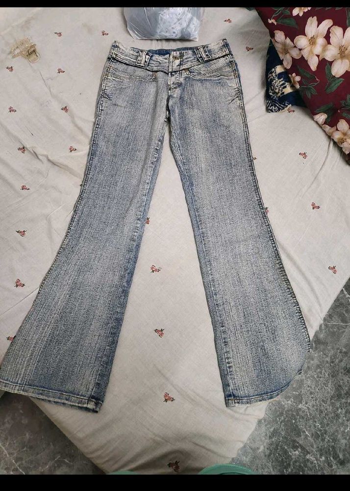 Light Wash Flared Jeans