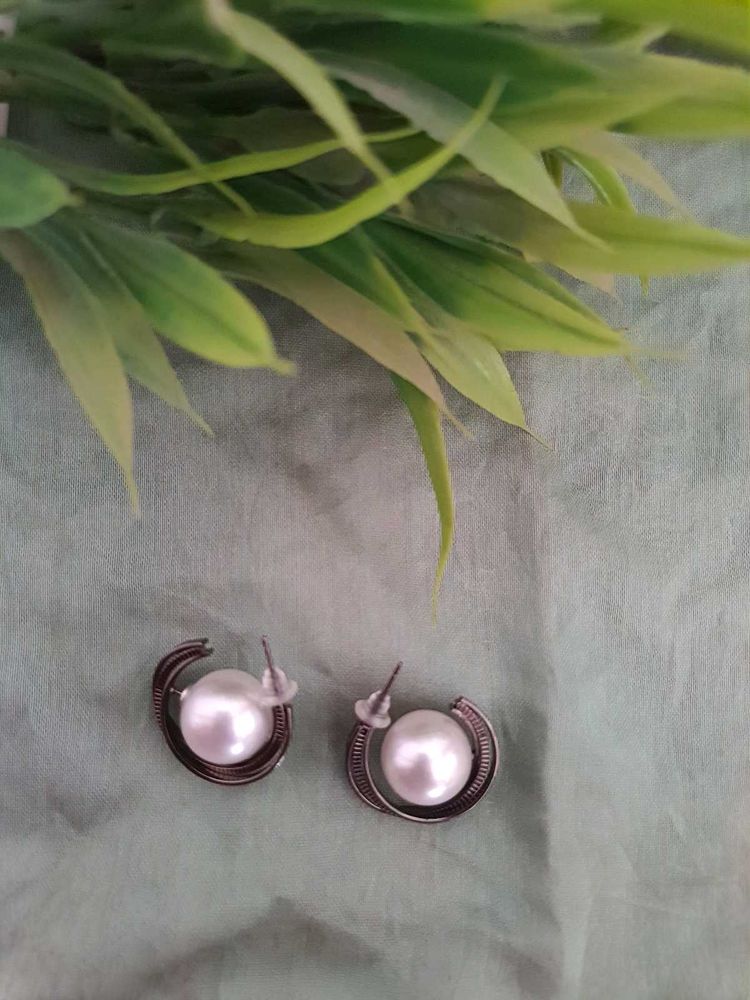 Pearl Hoop Earrings | Elegant