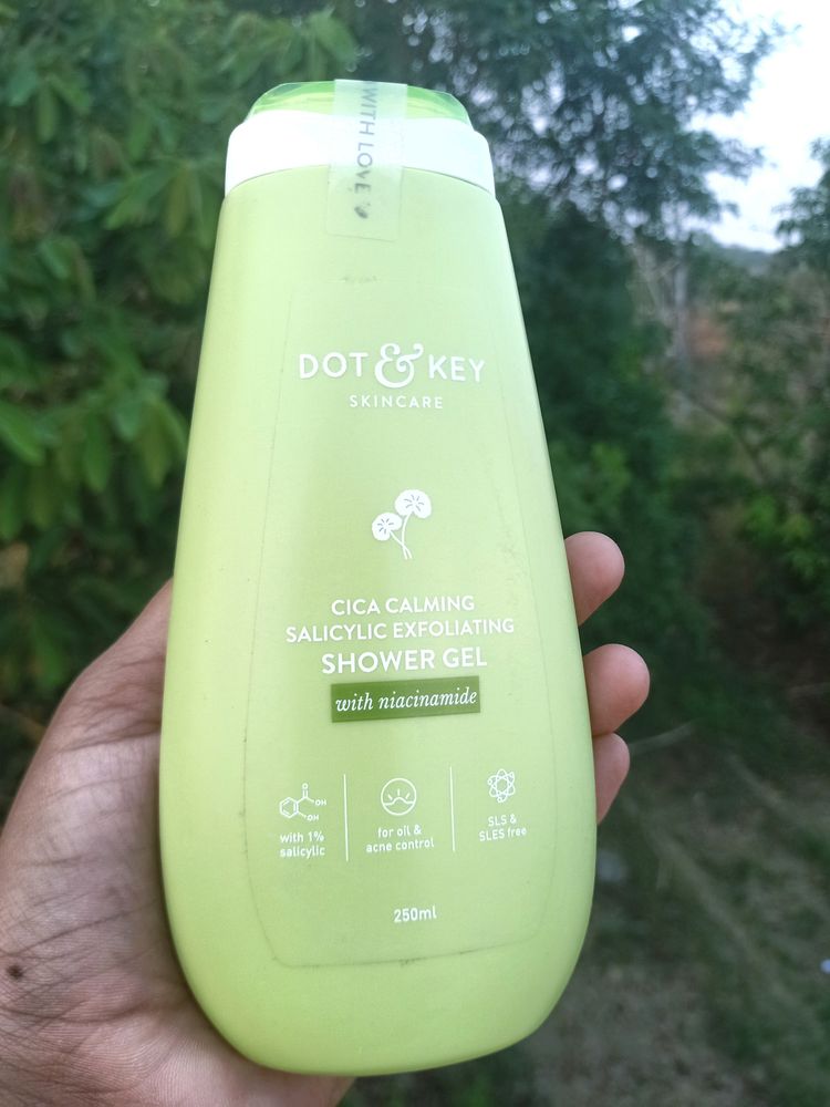 Dot &amp; key Cica Calming Salicylic Exfoliating Bodyw