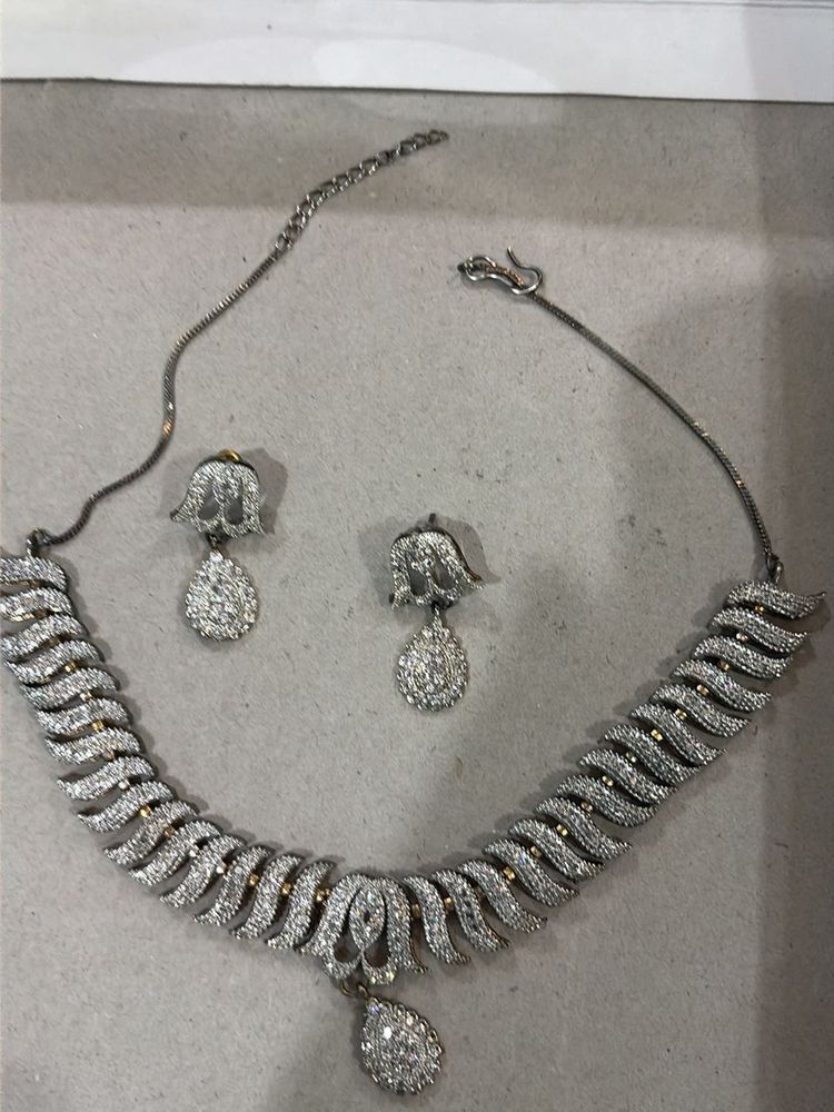 Sparkling Diamond Necklace &amp; Earring Set