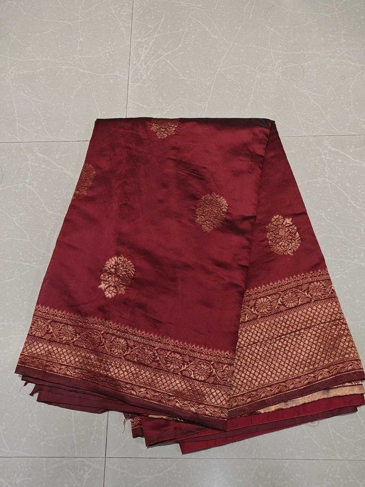 saree with golden thread work