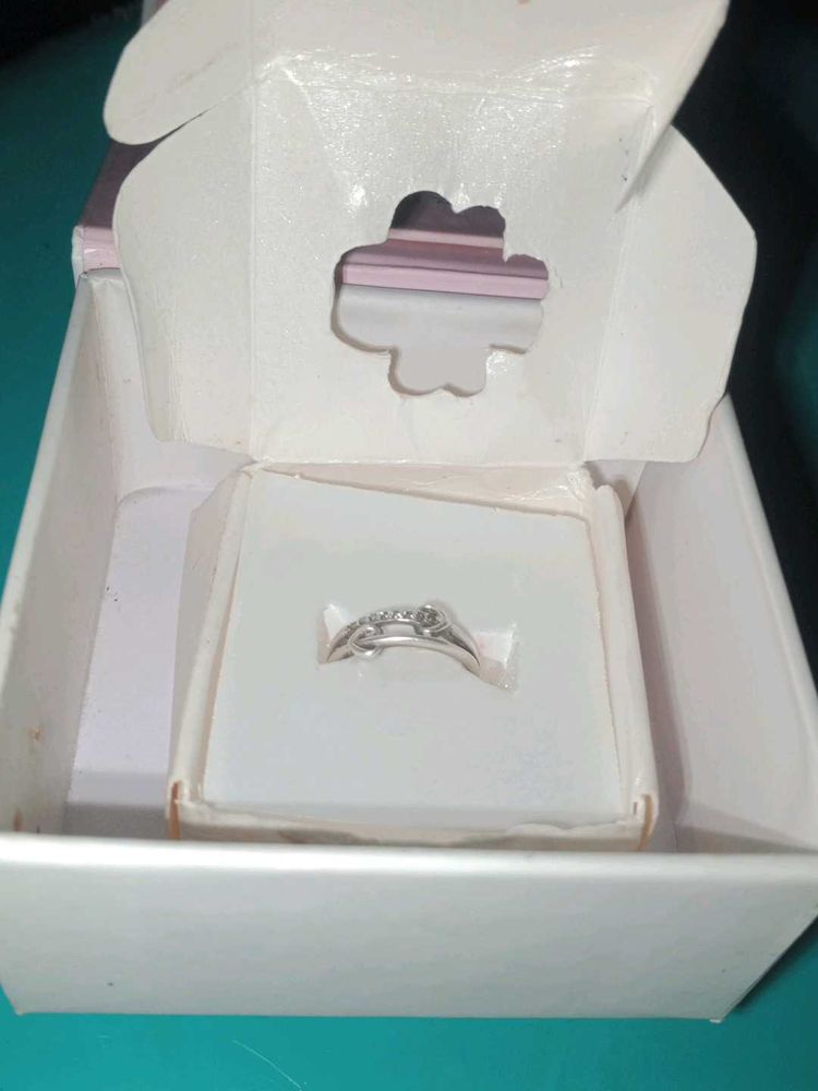 Elegant Silver Ring with Sparkle
