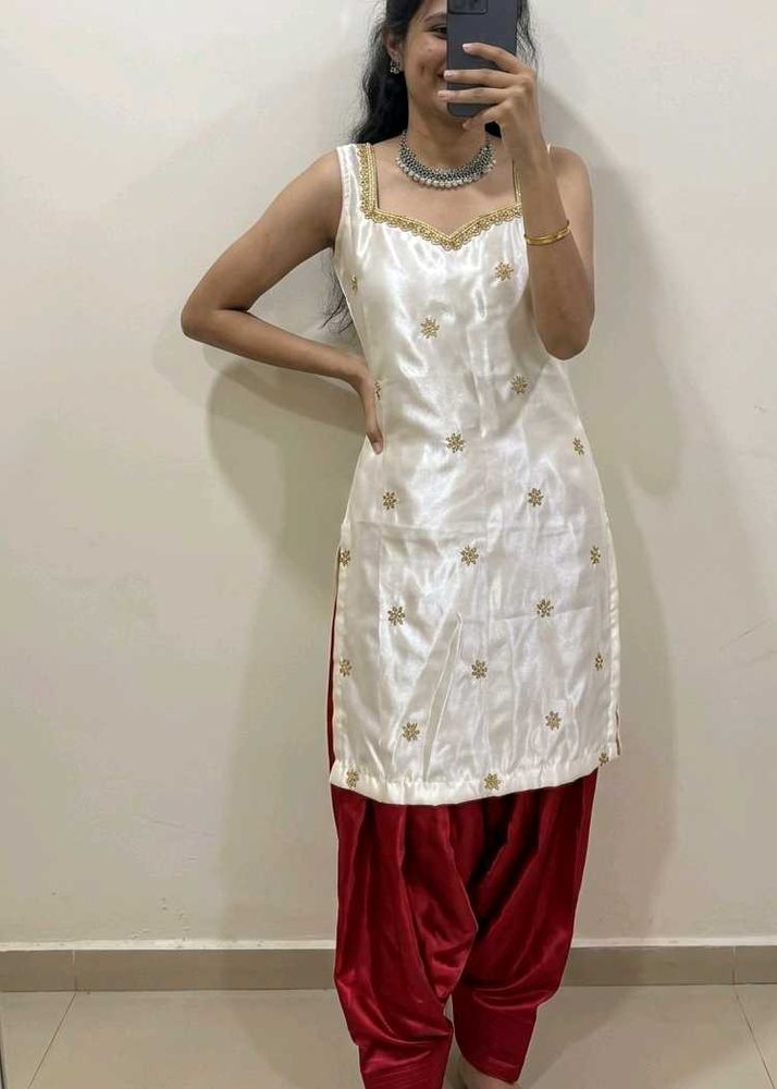 Elegant White &amp; Red Kurta Set