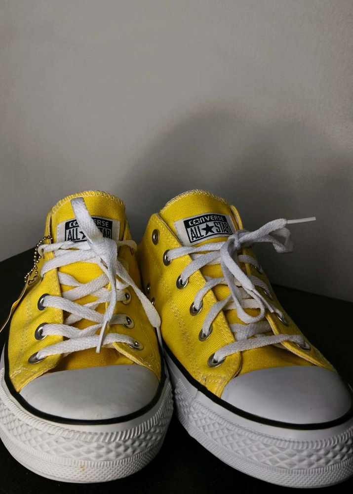 Converse All Star Chucktaylor Lowcut💛