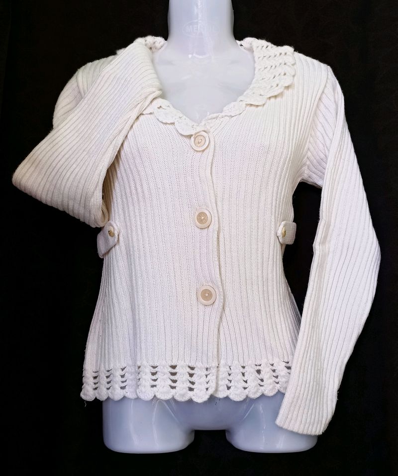 MILKY WHITE SWEATER