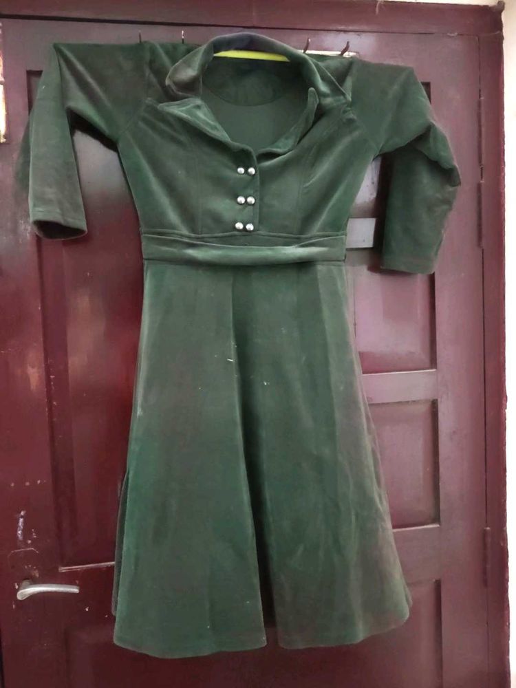 Elegant Green Velvet Dress