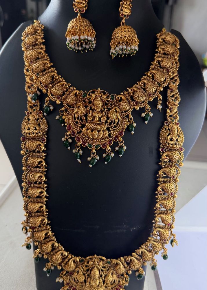 Traditional Indian Gold Necklace Set