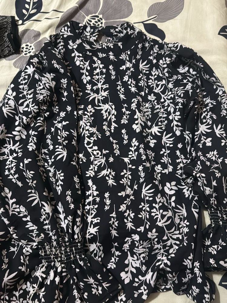 Chic Floral Print Mock Neck Top