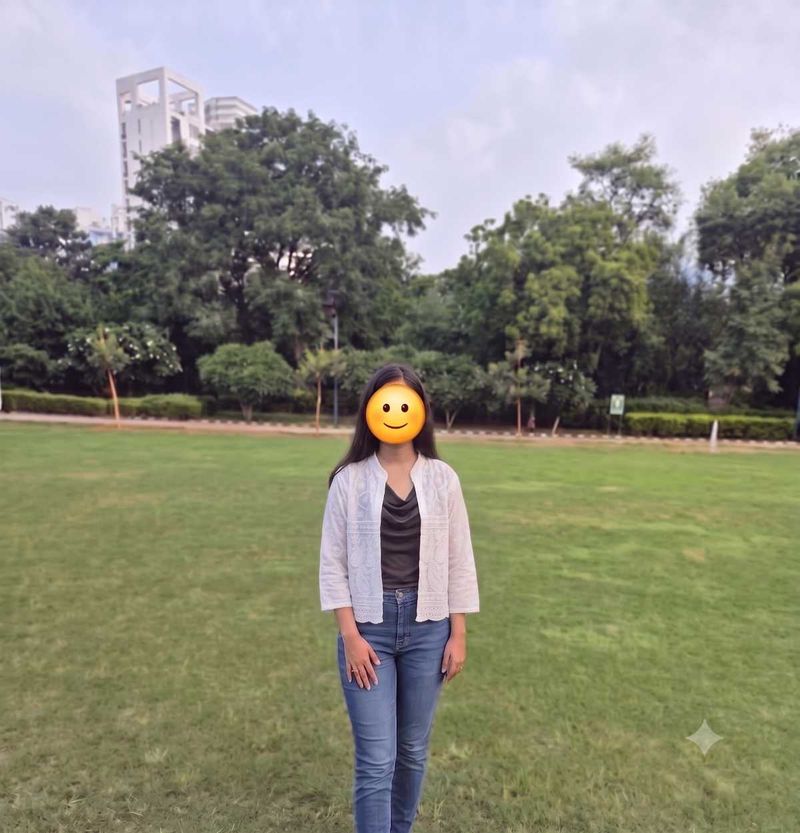 White Chikankari Crop Shrug / Jacket