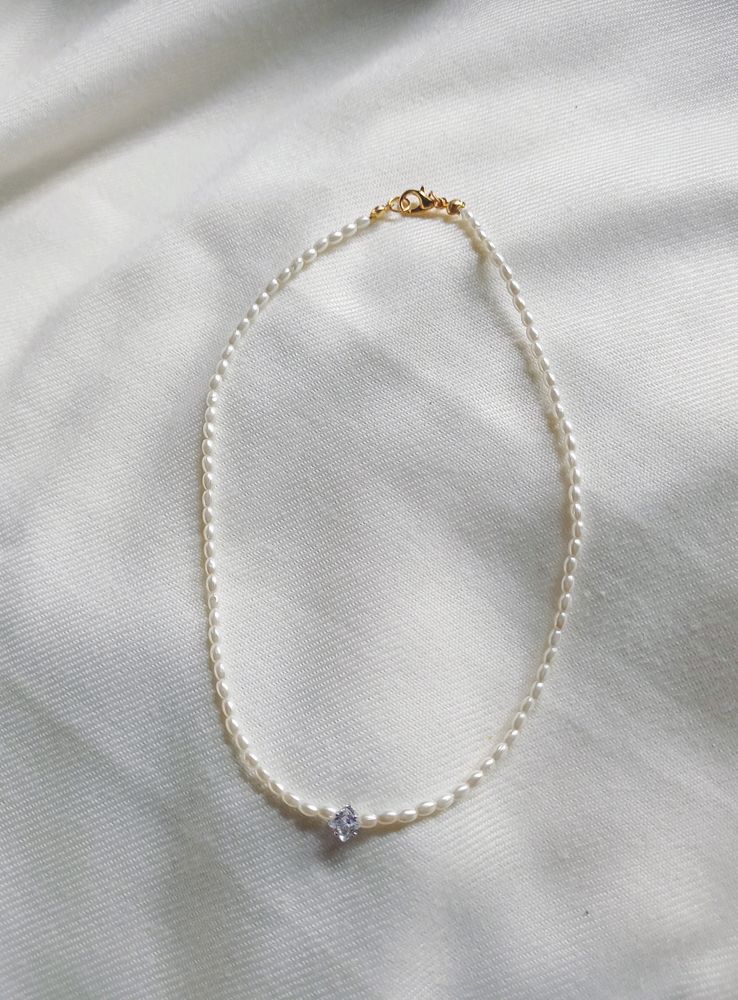 Elegant Pearl Necklace with Crystal Accent