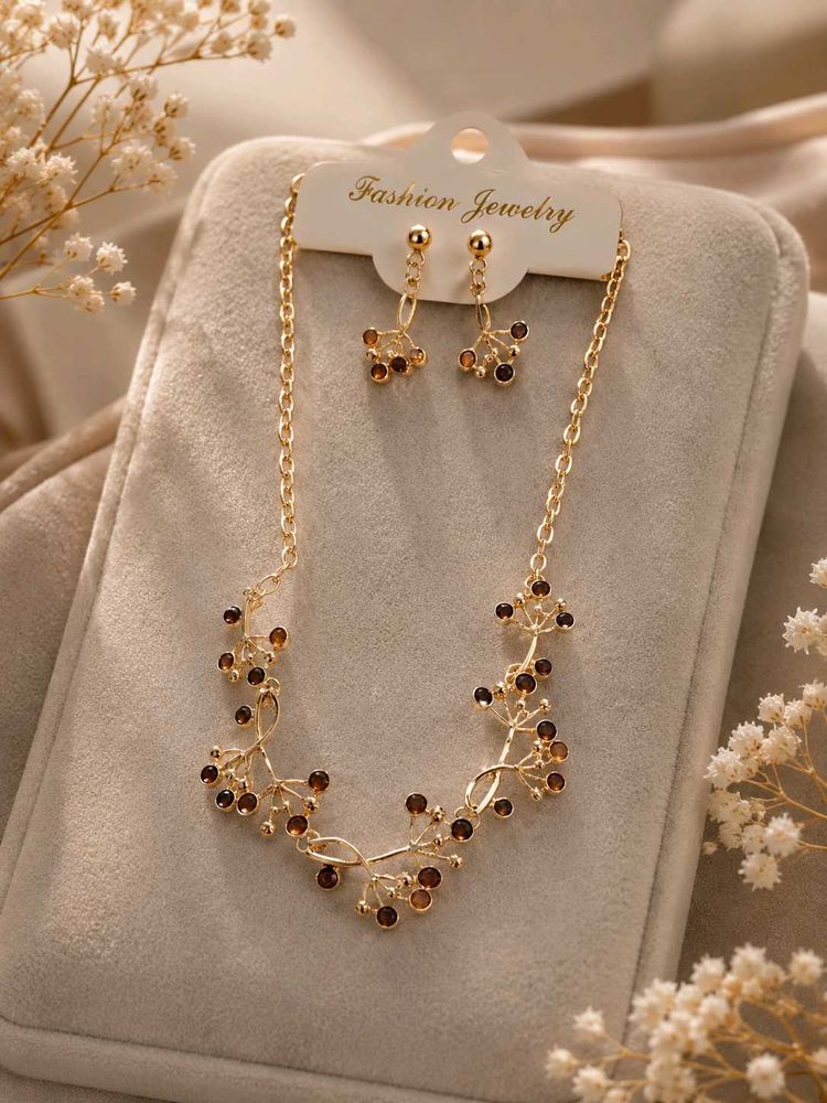 Elegant Gold Tone Necklace &amp; Earring Set