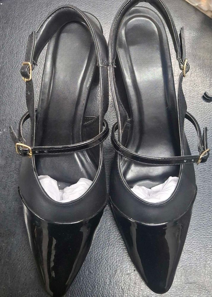 Elegant Black Slingback Heels