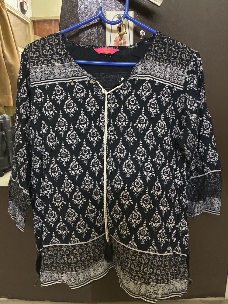Women's Black &amp; White Printed Kurta