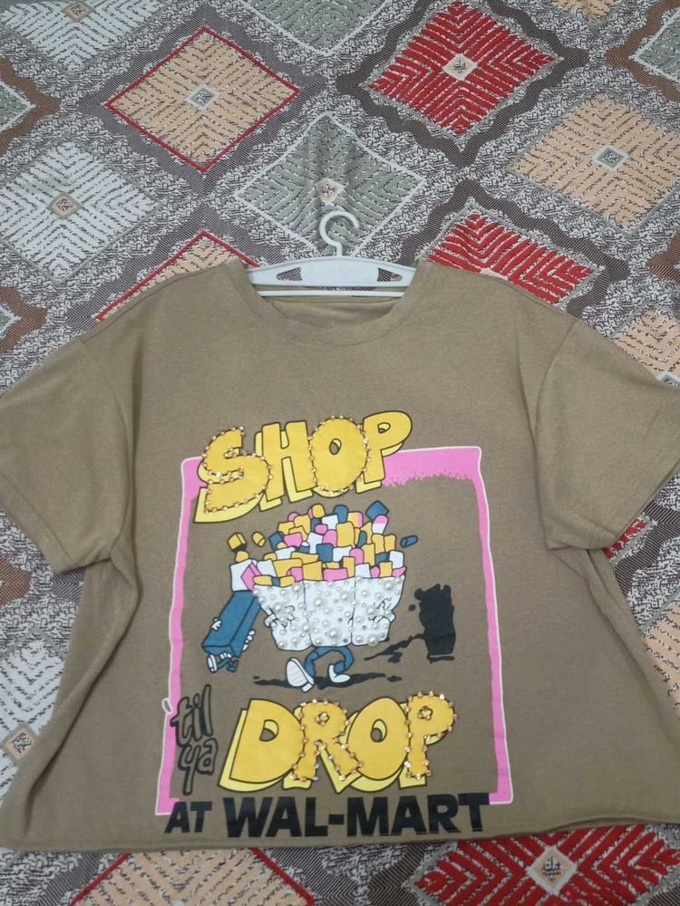 Graphic T-Shirt "Shop 'til Ya Drop"