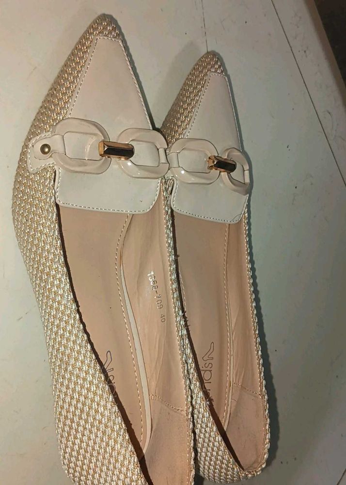 Trendy Tan-white Heels