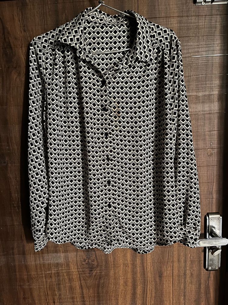 H&amp;M Retro Geometric Print Button-Up Blouse