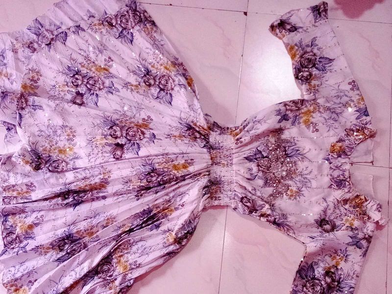 Stretchable TraditionalElegance with a ModernTwist