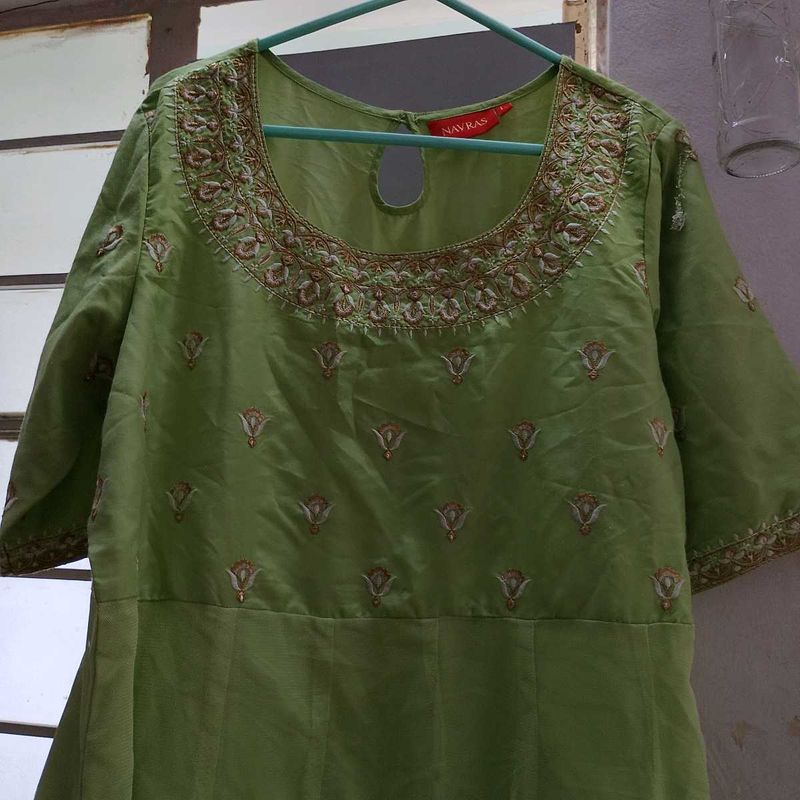 Elegant Green Embroidered Kurta