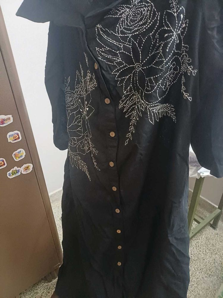 Elegant Black Kurta with White Embroidery