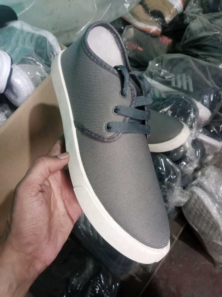 NEW NO USED CASUAL SHOES,