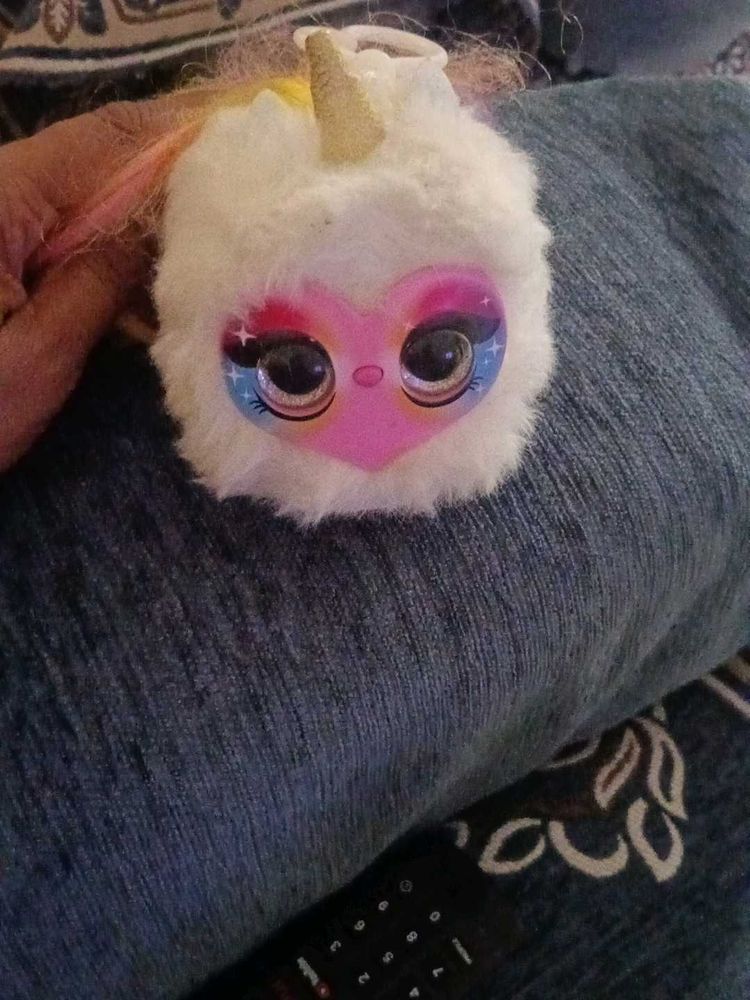 Cute Fluffy Unicorn Toy ( light with saund)