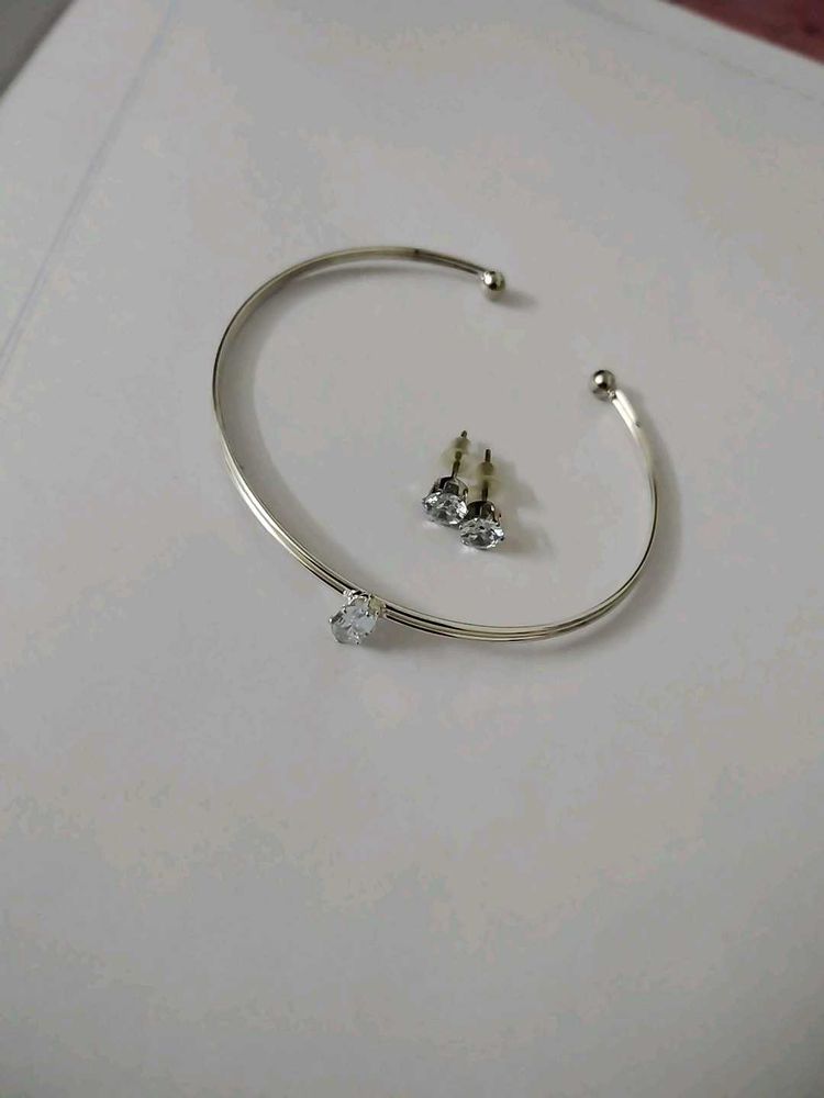 220.Silver-tone Bracelet and Earrings Set