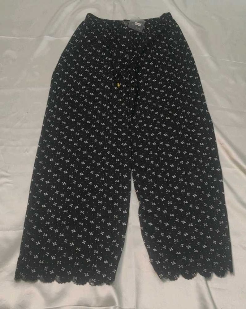Stylish Black &amp; White Patterned Pants