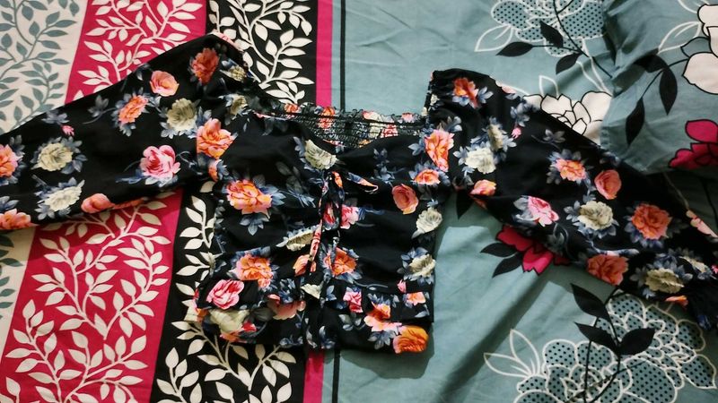 Floral Print Puff Sleeve Top