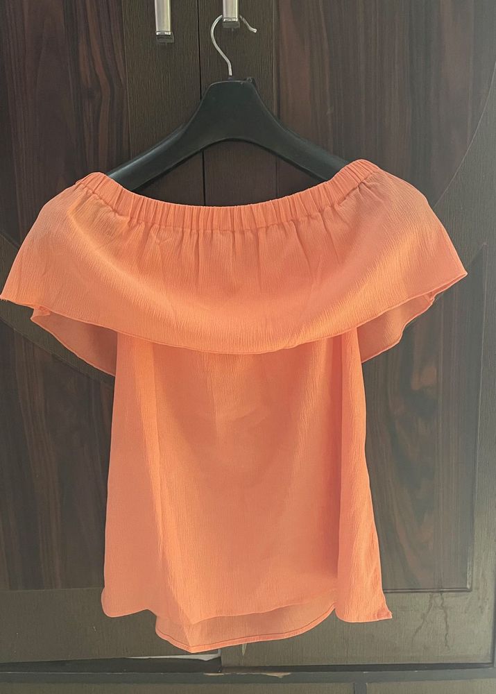 Combo of 4 mesh tops!!!