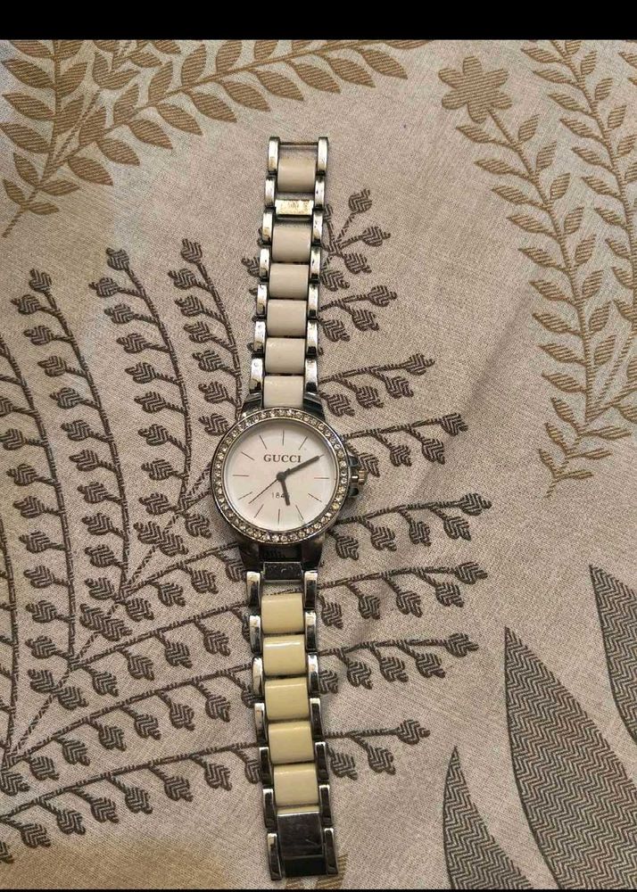Elegant Gucci Watch