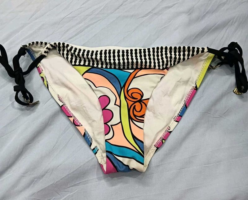 😍 Vibrant Psychedelic Bikini Bottoms