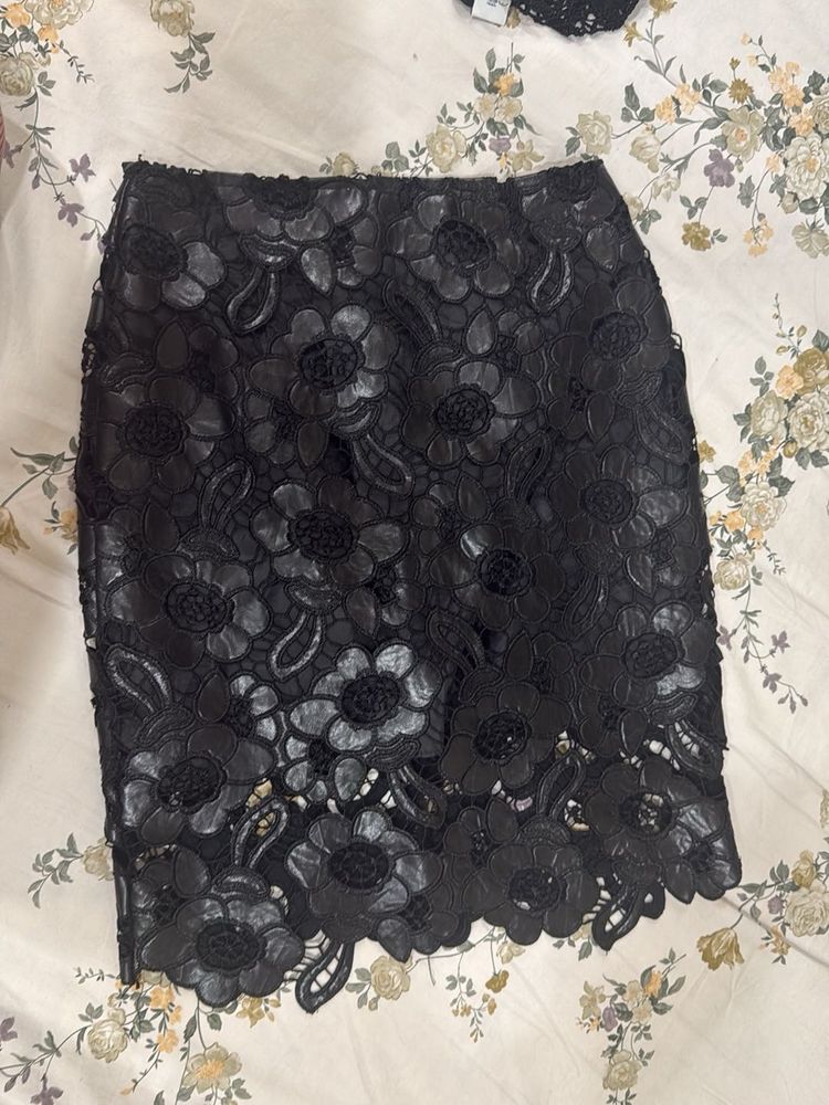 Black Lace Floral Pencil Skirt