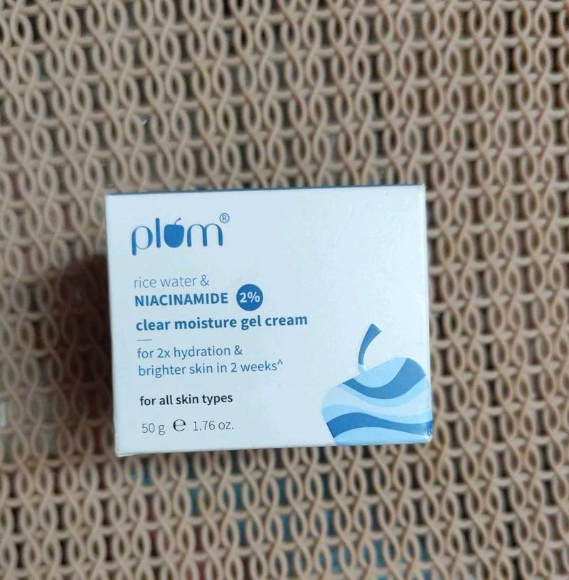 Plum Rice Water Niacinamide Gel Cream