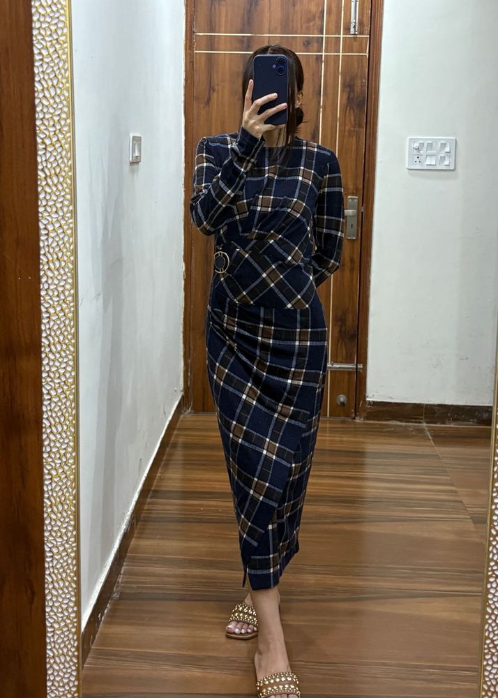 Navy blue &amp; Brown Plaid Long Sleeve Midi Dress