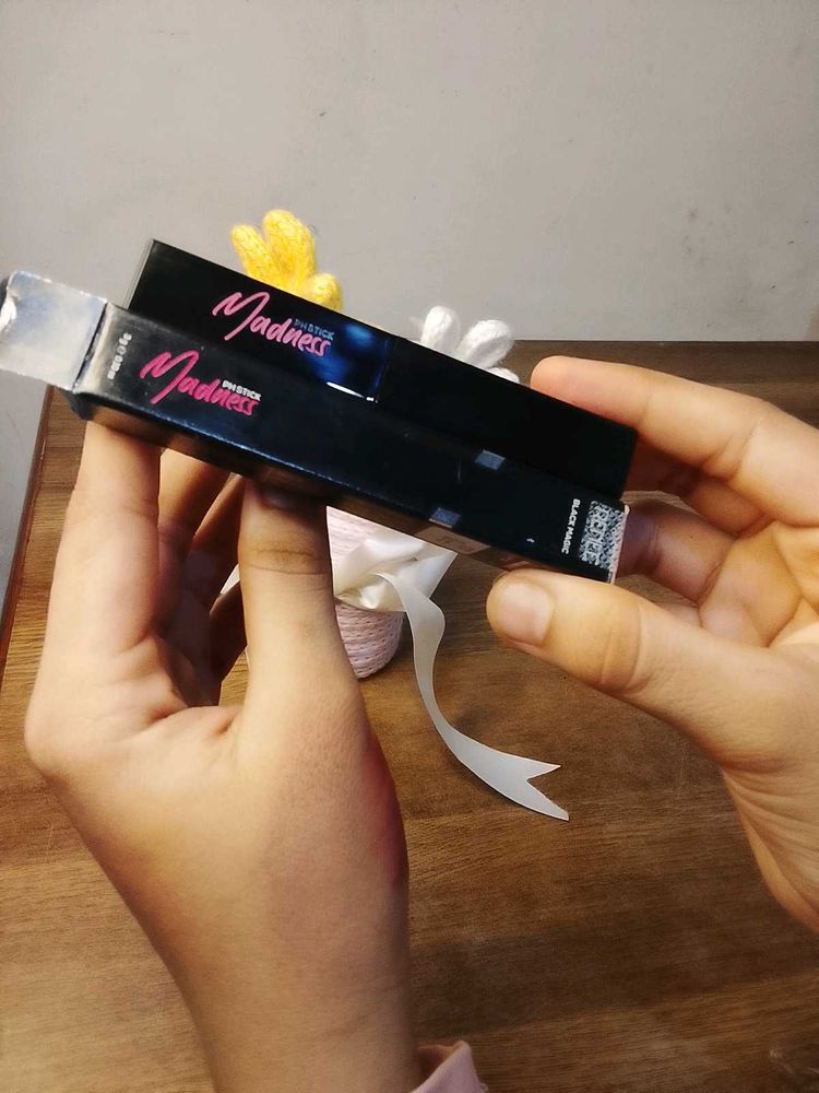 💄 RENEE Madness pH Stick – Black Magic Lipstick