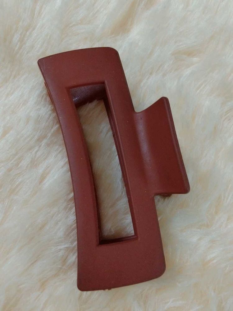 Stylish Matte Brown Hair Claw Clip