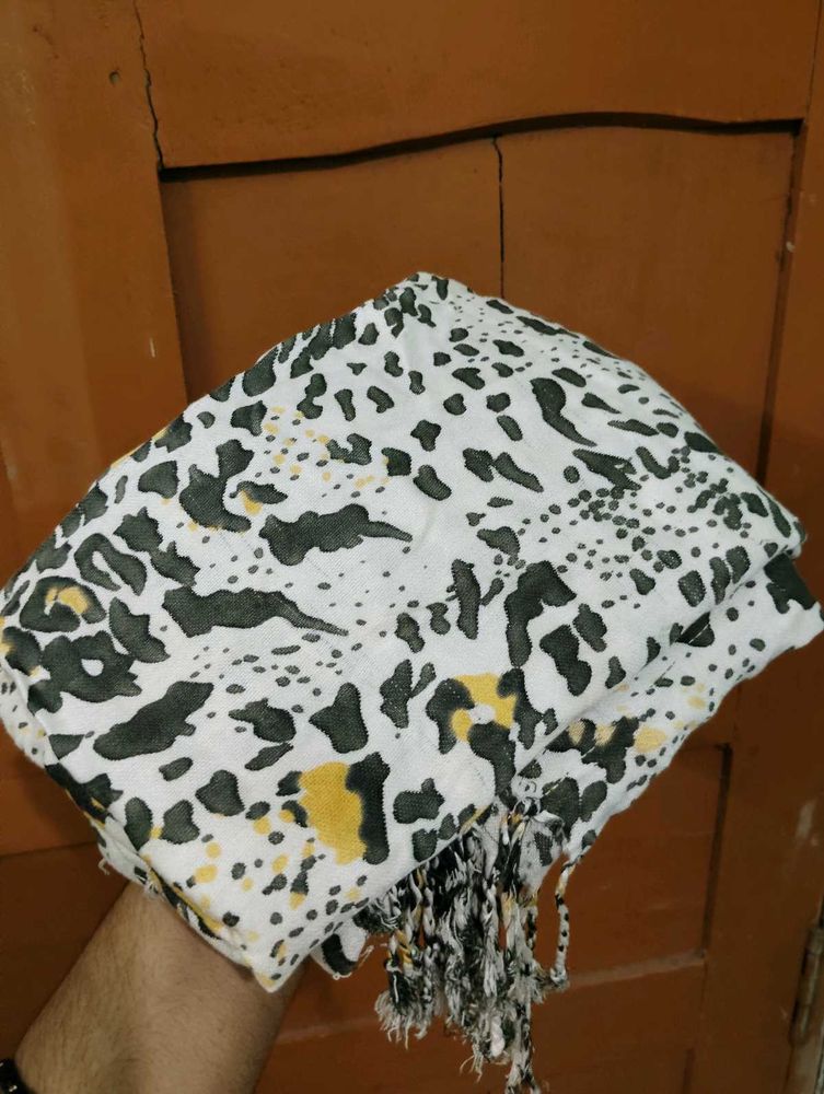 Stylish Leopard Print Scarf