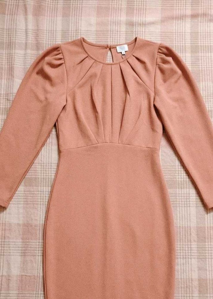 Elegant Pink Pleated Sleeve Dress