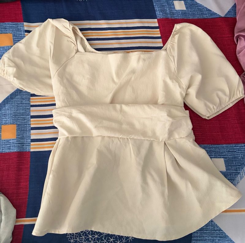 Cream Puff Sleeve Square Neck Top