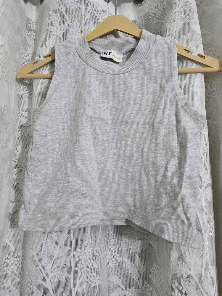 ✨️Grey Sleeveless Cropped Top✨️