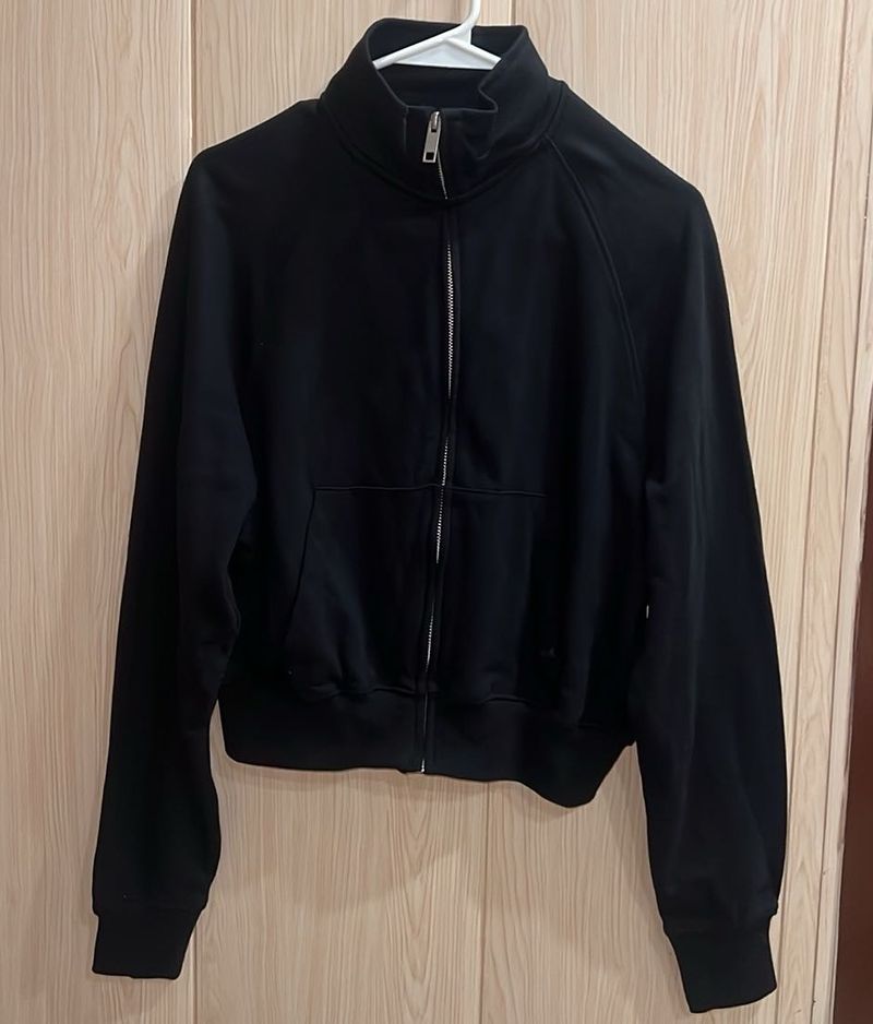 Zara Black Zip-Up Cropped Jacket
