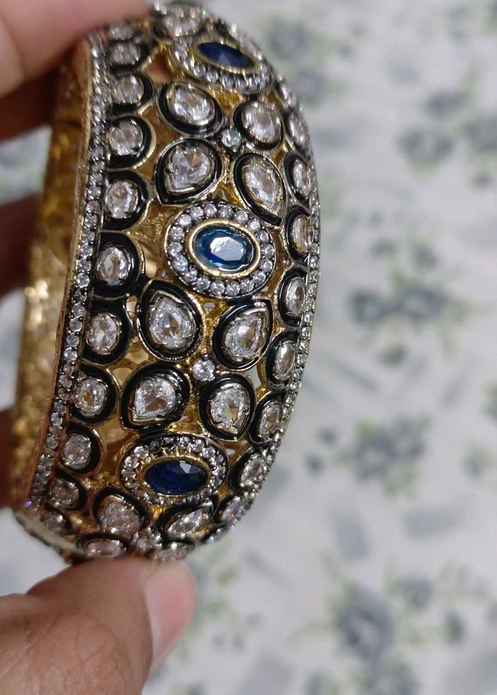 Exquisite Bangle with White Stones &amp; Blue Accents